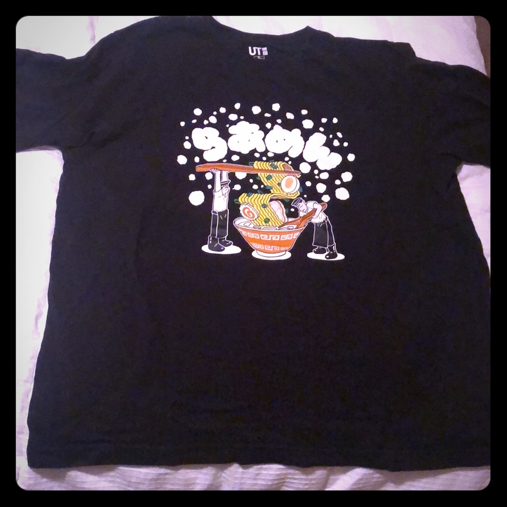 Uniqlo T-shirt with RAMEN! 🍜 size XL